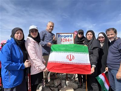 حضور بانوان كوهنورد شركت برق منطقه‌ای سمنان در صعود سراسری بانوان وزارت نیرو  به قله پیرگردكوه استان گلستان